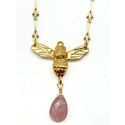 Anna Pavlova Bee Necklace | Strawberry Quartz